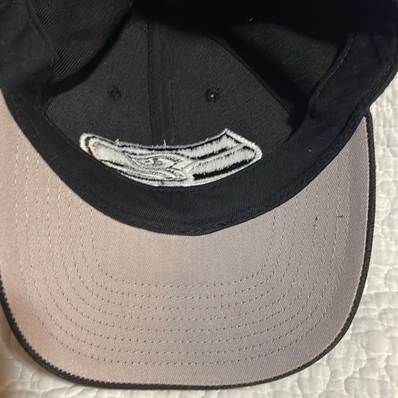 Seattle Seahawks Black Cap - Picture 4 of 7